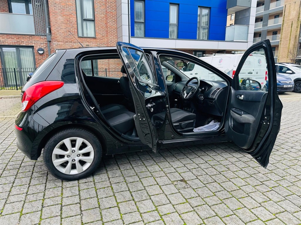 Used Hyundai i20 2012 for sale - 76999795: Photo 10