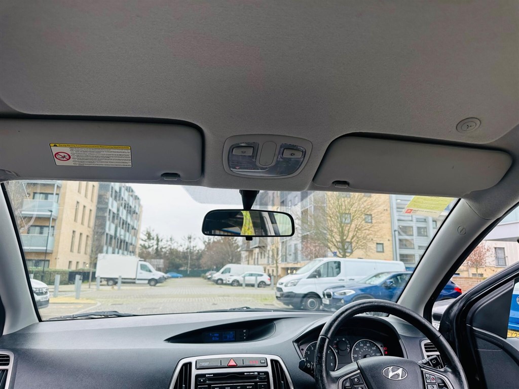 Used Hyundai i20 2012 for sale - 76999795: Photo 15