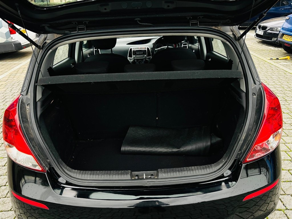 Used Hyundai i20 2012 for sale - 76999795: Photo 28