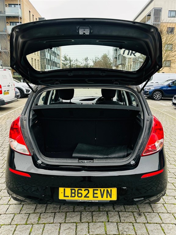 Used Hyundai i20 2012 for sale - 76999795: Photo 29