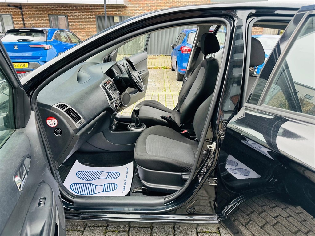 Used Hyundai i20 2012 for sale - 76999795: Photo 32