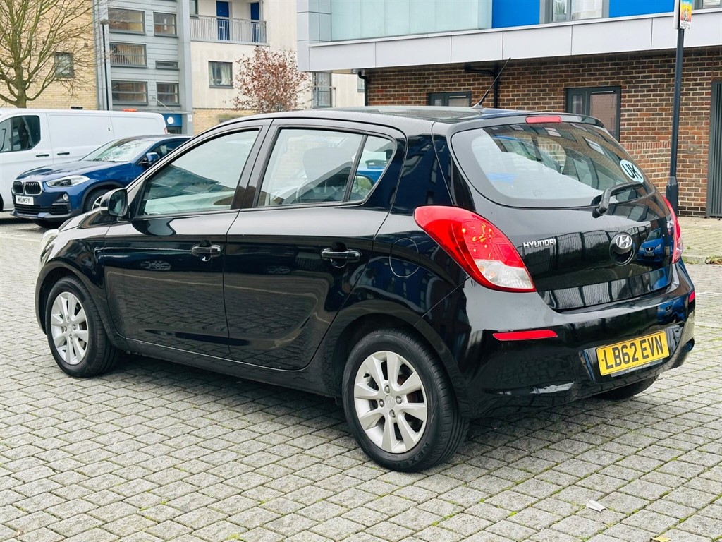 Used Hyundai i20 2012 for sale - 76999795: Photo 4