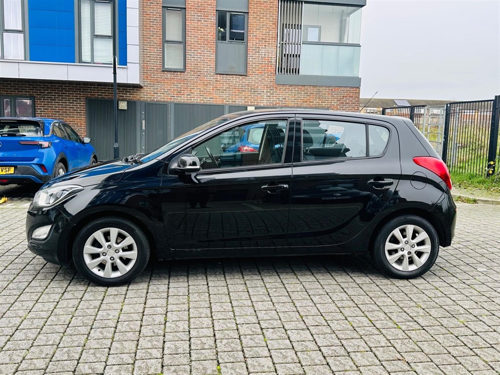 Used Hyundai i20 2012 for sale - 76999795: Photo 7