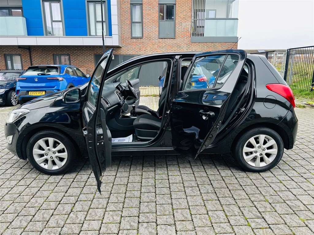 Used Hyundai i20 2012 for sale - 76999795: Photo 8