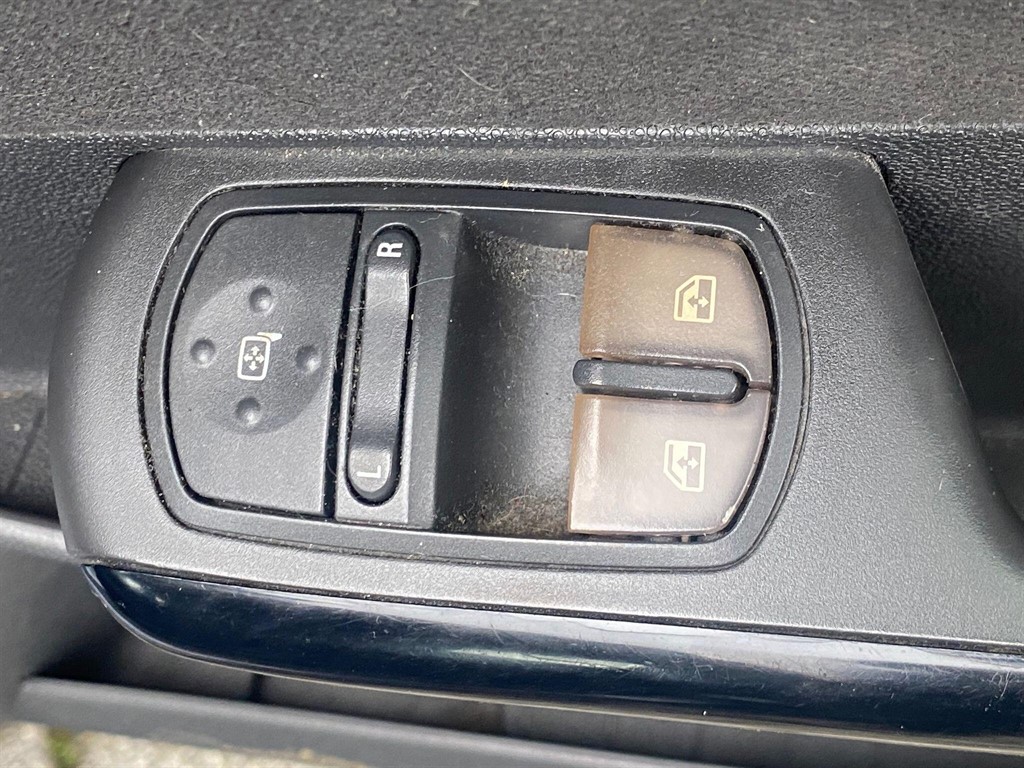 Used Vauxhall Corsa 2007 for sale - 77627829: Photo 29