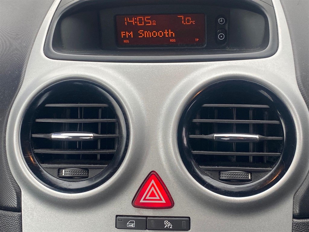 Used Vauxhall Corsa 2007 for sale - 77627829: Photo 49