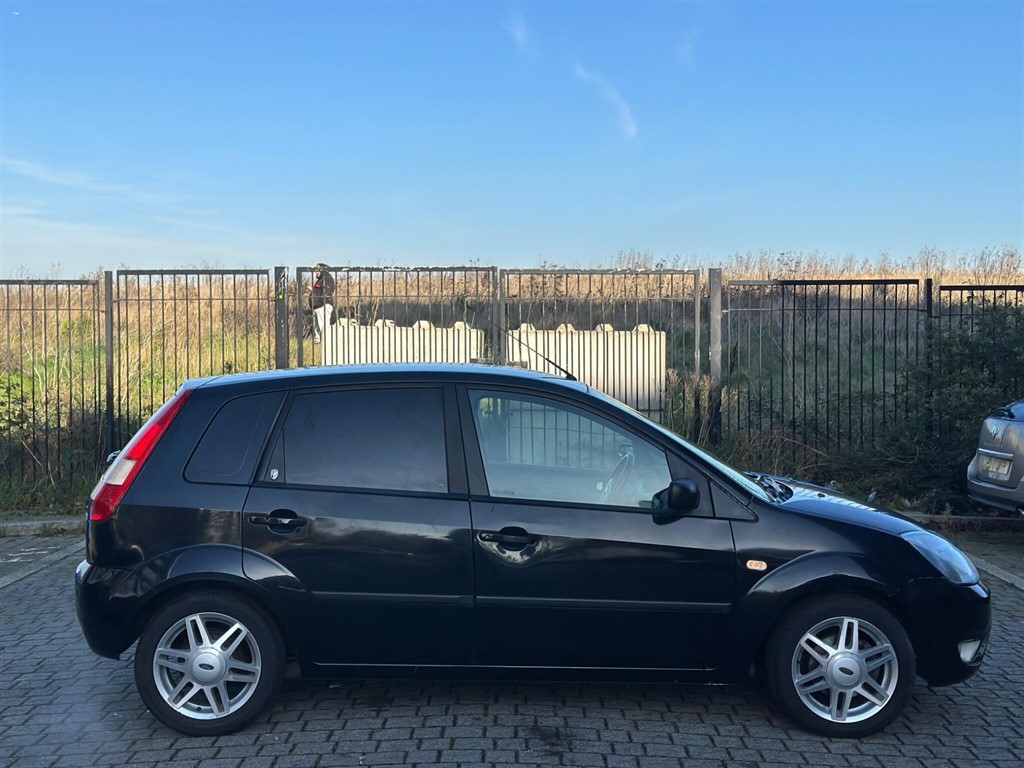 Used Ford Fiesta 2005 for sale - 76960395: Photo 18