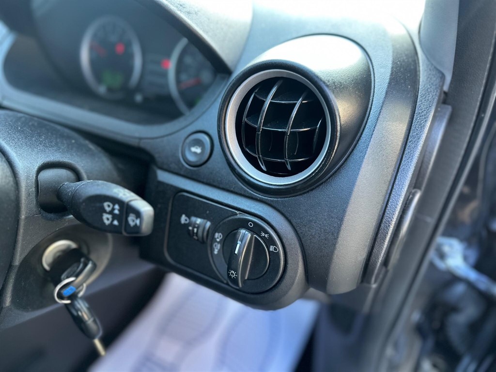 Used Ford Fiesta 2005 for sale - 76960395: Photo 42