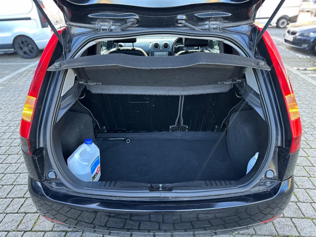 Used Ford Fiesta 2005 for sale - 76960395: Photo 55