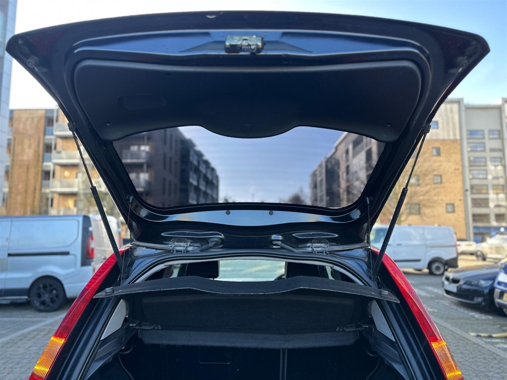 Used Ford Fiesta 2005 for sale - 76960395: Photo 56