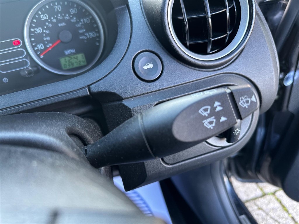 Used Ford Fiesta 2005 for sale - 76960395: Photo 77