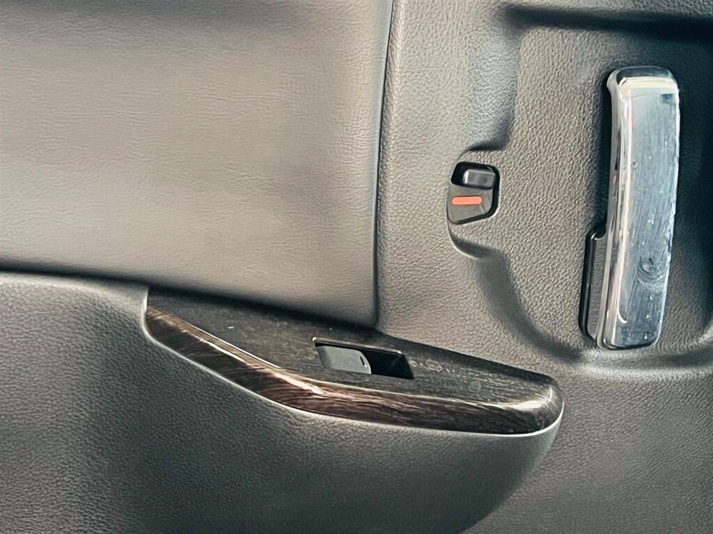 Used Nissan Elgrand 2023 for sale - 78118118: Photo 24