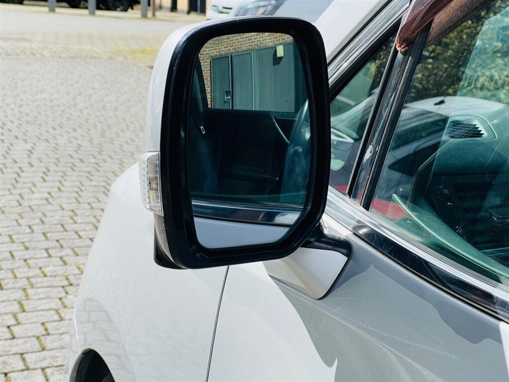 Used Nissan Elgrand 2023 for sale - 78118118: Photo 58