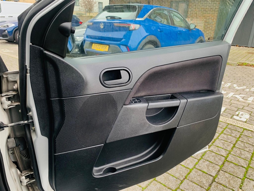 Used Ford Fiesta 2006 for sale - 77021999: Photo 24