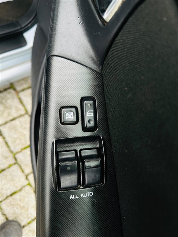 Used Toyota Corolla 2005 for sale - 76999793: Photo 30