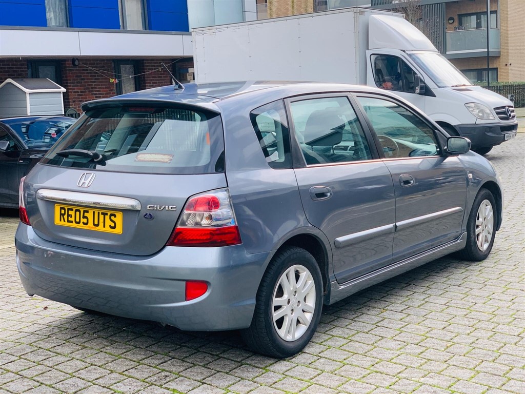 Used Honda Civic 2005 for sale - 77588875: Photo 11