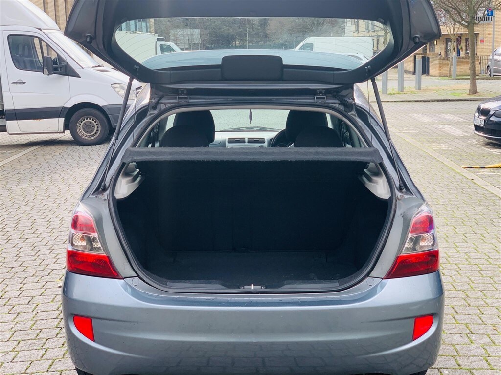 Used Honda Civic 2005 for sale - 77588875: Photo 46