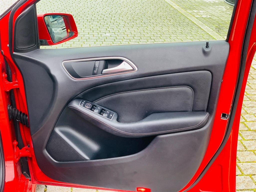 Used Mercedes-Benz B Class 2015 for sale - 77638331: Photo 37