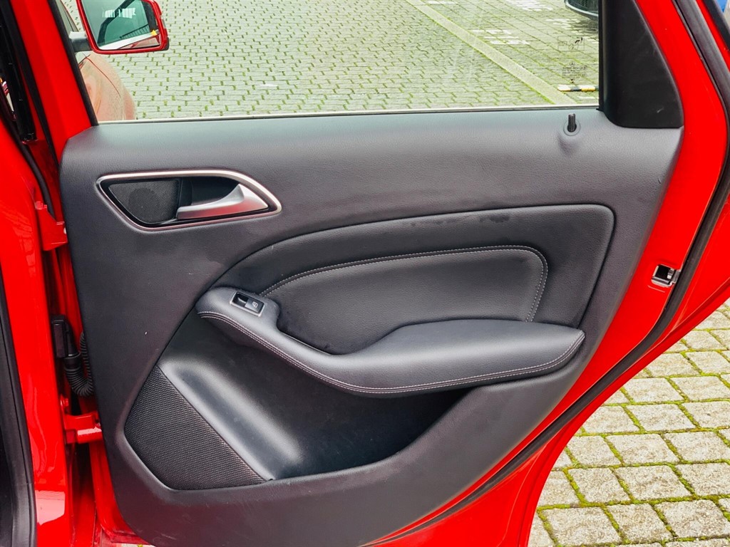 Used Mercedes-Benz B Class 2015 for sale - 77638331: Photo 38