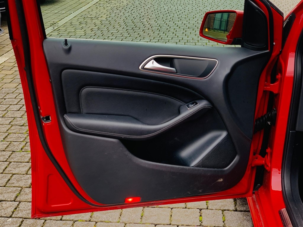 Used Mercedes-Benz B Class 2015 for sale - 77638331: Photo 40