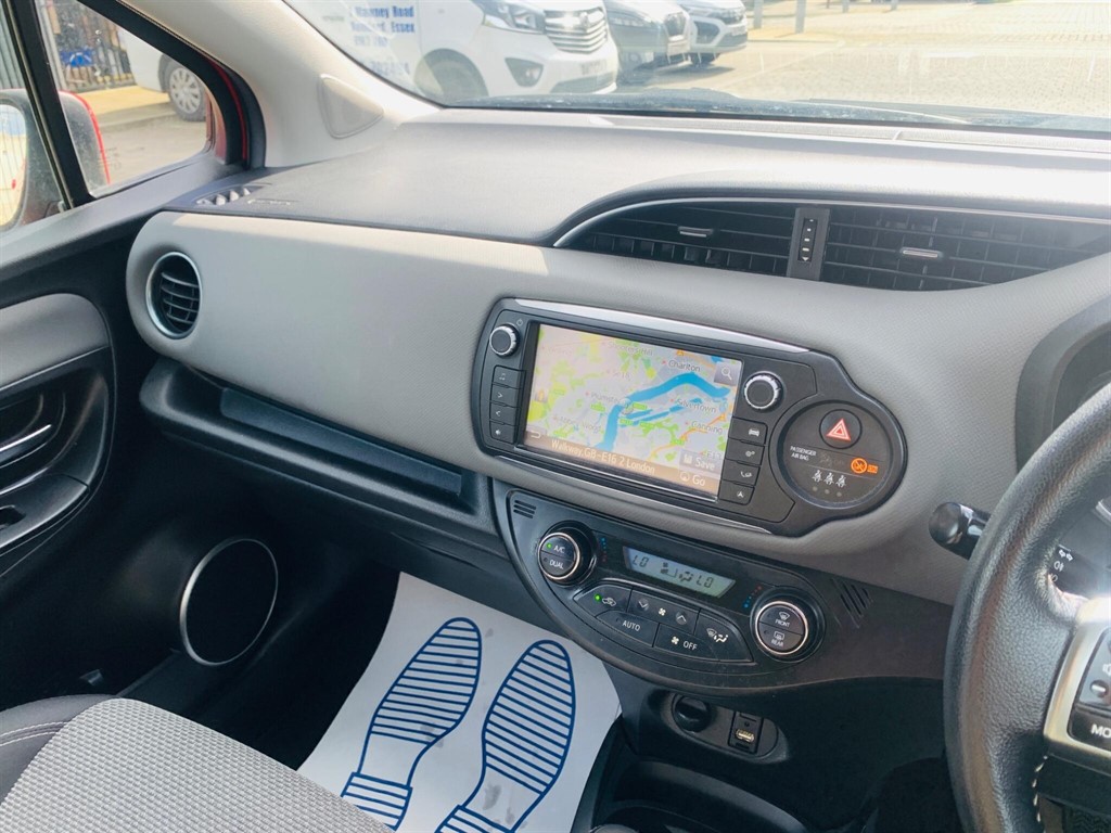 Used Toyota Yaris 2015 for sale - 77827000: Photo 16