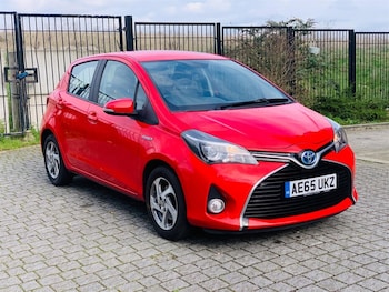 Used Toyota Yaris 2015 for sale - 77827000: Photo