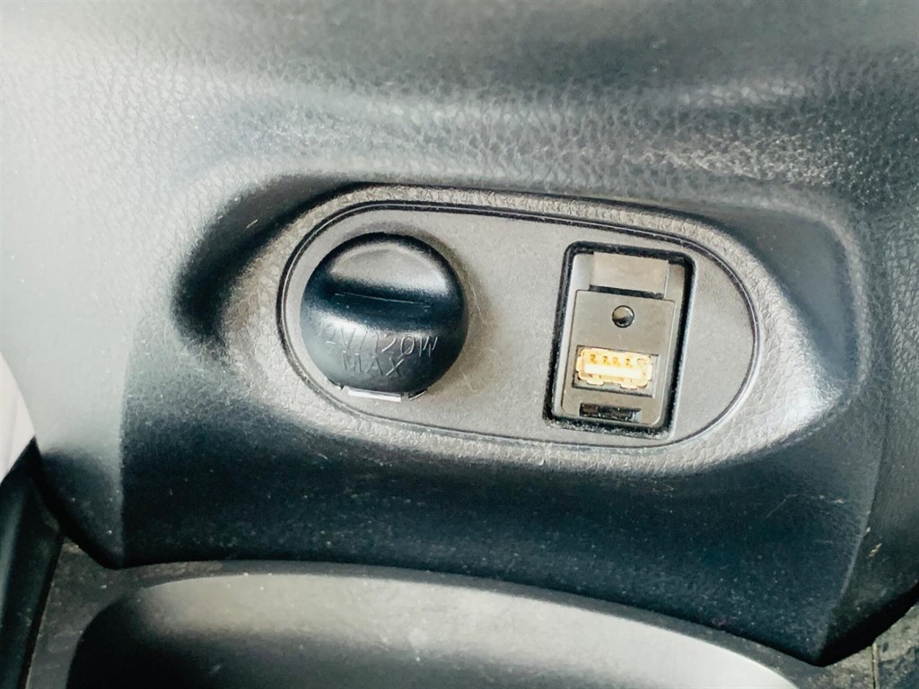 Used Toyota Yaris 2015 for sale - 77827000: Photo 30