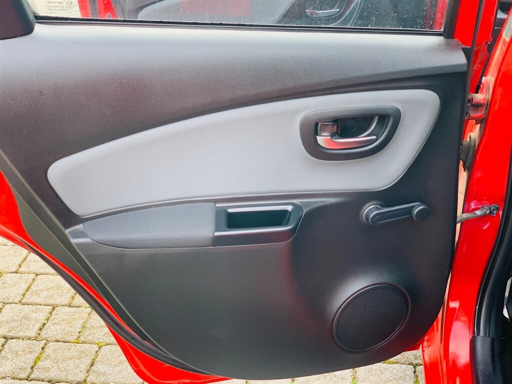 Used Toyota Yaris 2015 for sale - 77827000: Photo 37