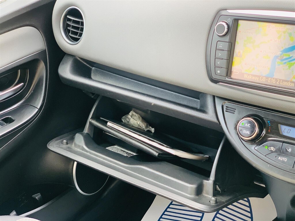 Used Toyota Yaris 2015 for sale - 77827000: Photo 68