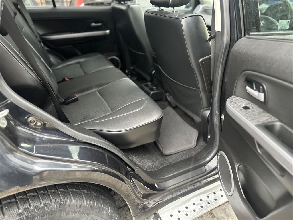 Used Suzuki Grand Vitara 2011 for sale - 76540202: Photo 33