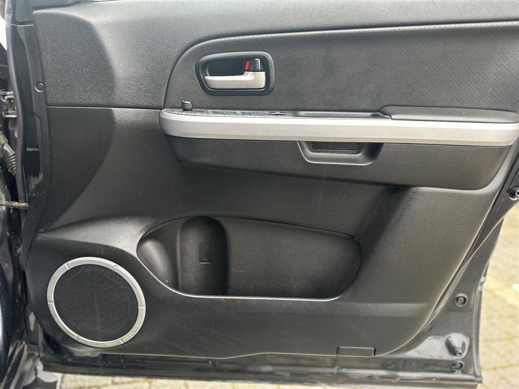 Used Suzuki Grand Vitara 2011 for sale - 76540202: Photo 46