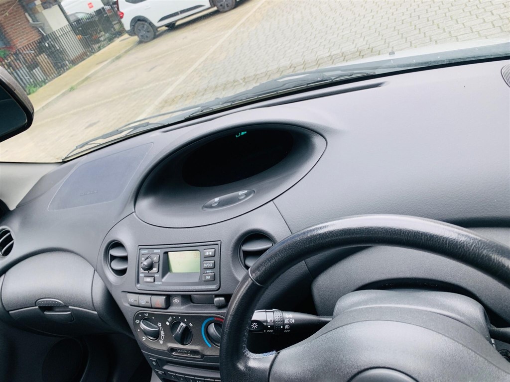 Used Toyota Yaris 2005 for sale - 77472132: Photo 15