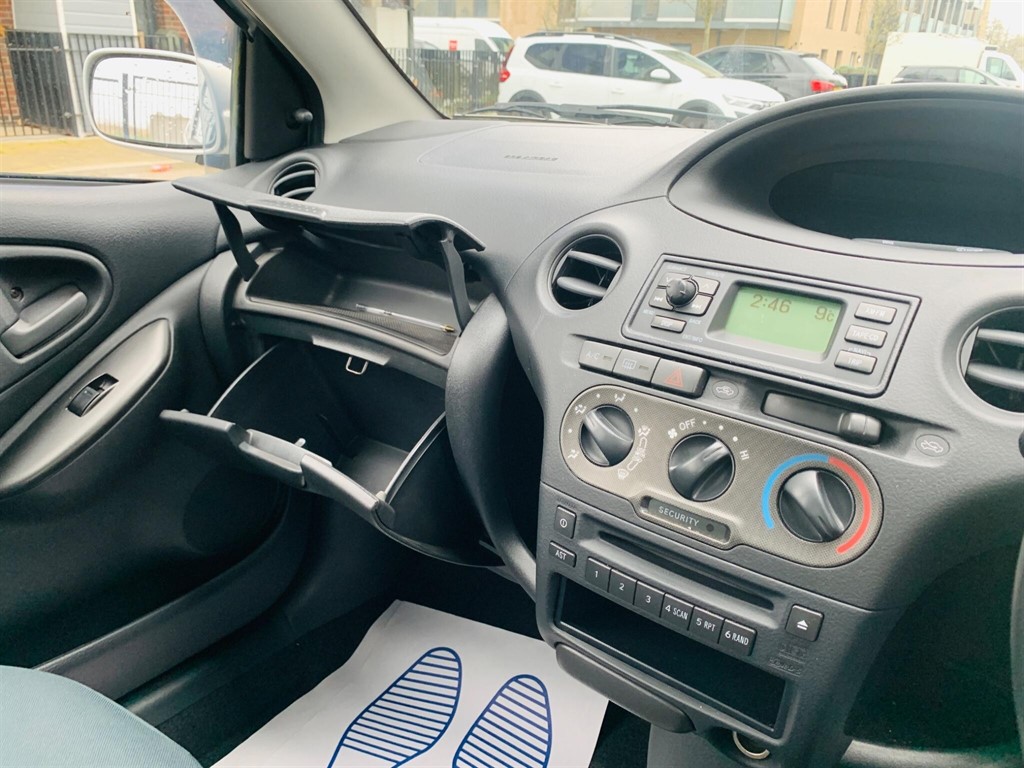 Used Toyota Yaris 2005 for sale - 77472132: Photo 16