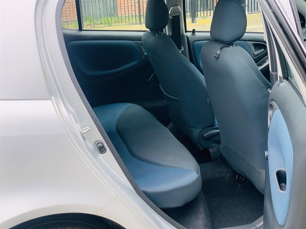 Used Toyota Yaris 2005 for sale - 77472132: Photo 19