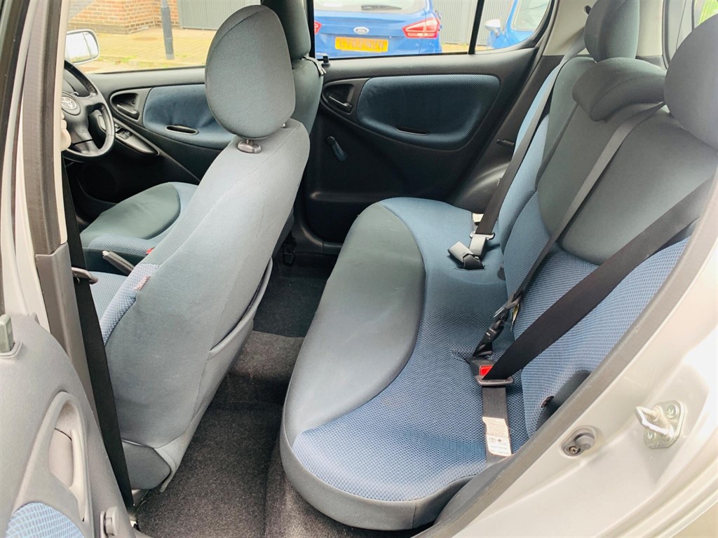 Used Toyota Yaris 2005 for sale - 77472132: Photo 20