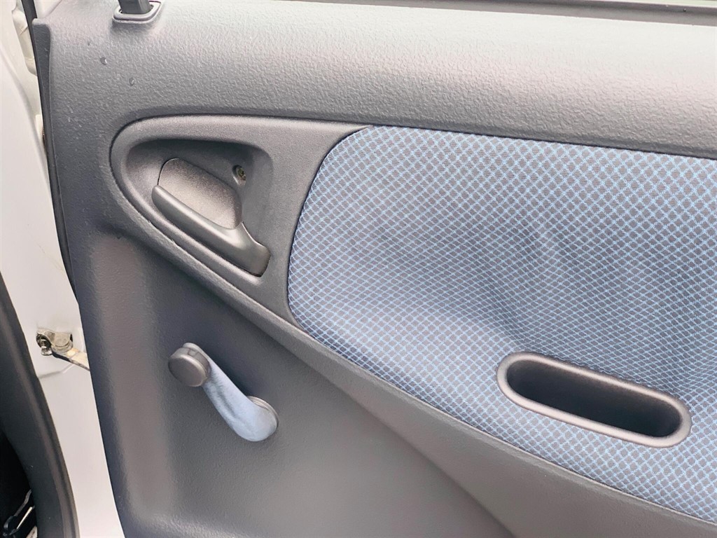 Used Toyota Yaris 2005 for sale - 77472132: Photo 34