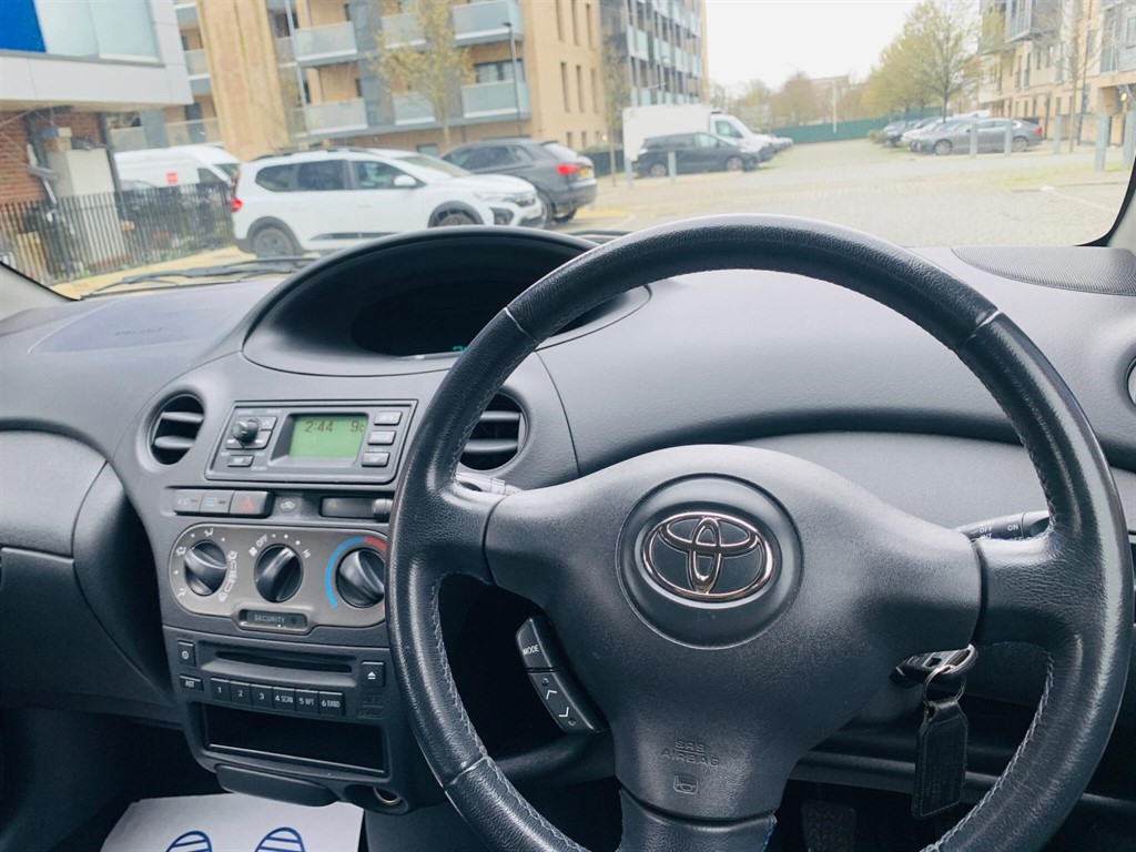 Used Toyota Yaris 2005 for sale - 77472132: Photo 44