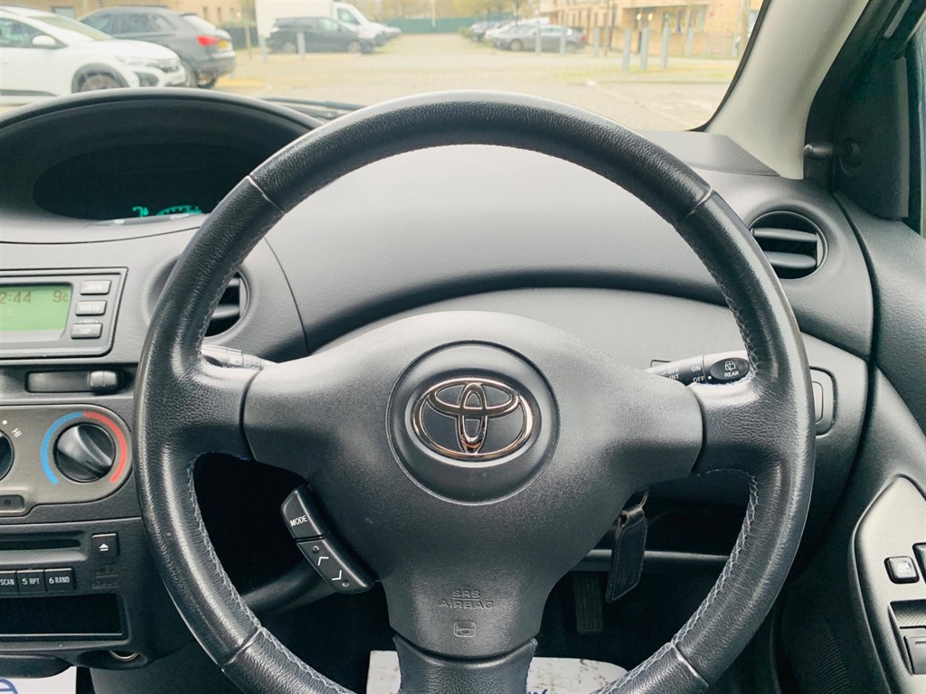 Used Toyota Yaris 2005 for sale - 77472132: Photo 45