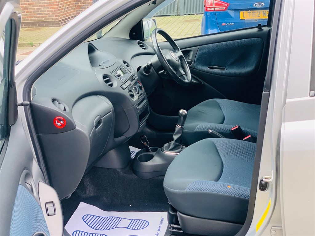 Used Toyota Yaris 2005 for sale - 77472132: Photo 46