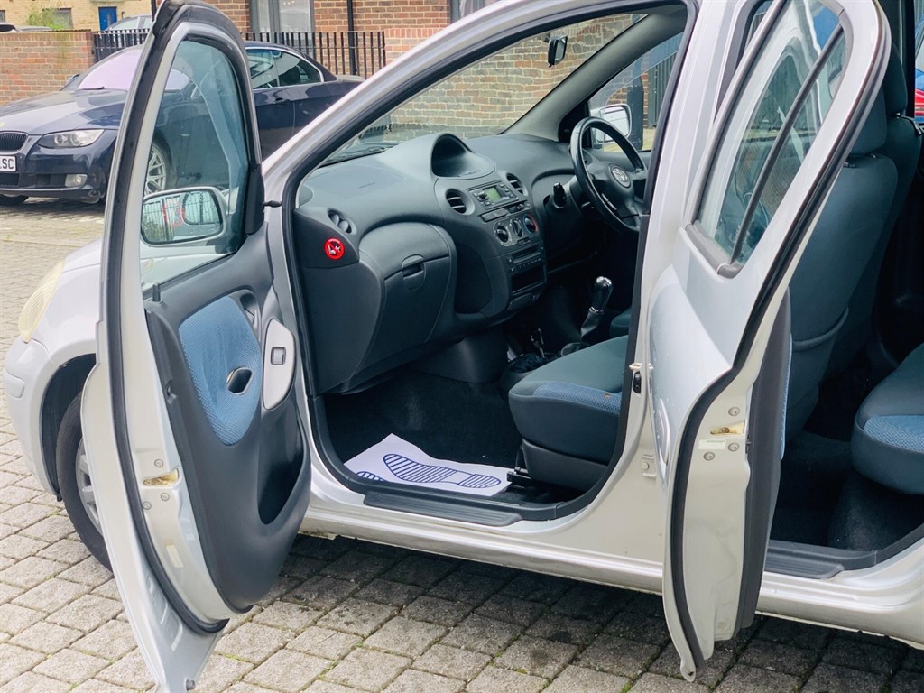 Used Toyota Yaris 2005 for sale - 77472132: Photo 51