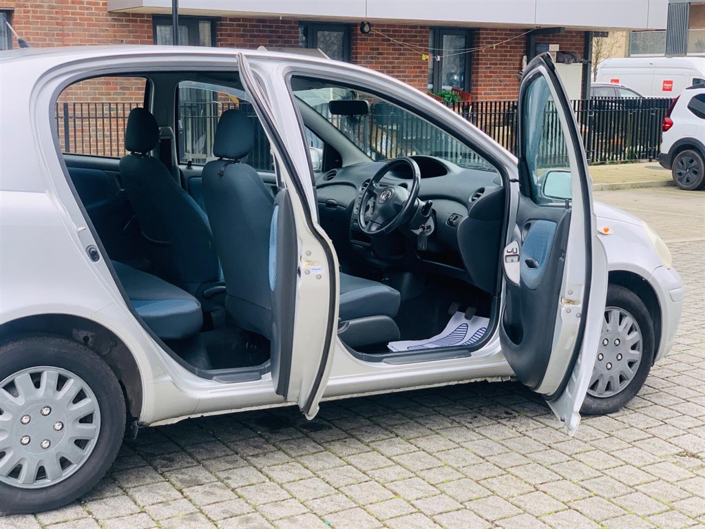 Used Toyota Yaris 2005 for sale - 77472132: Photo 9