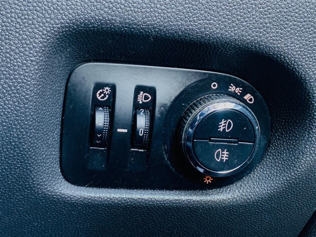 Used Vauxhall Corsa 2010 for sale - 77988841: Photo 27