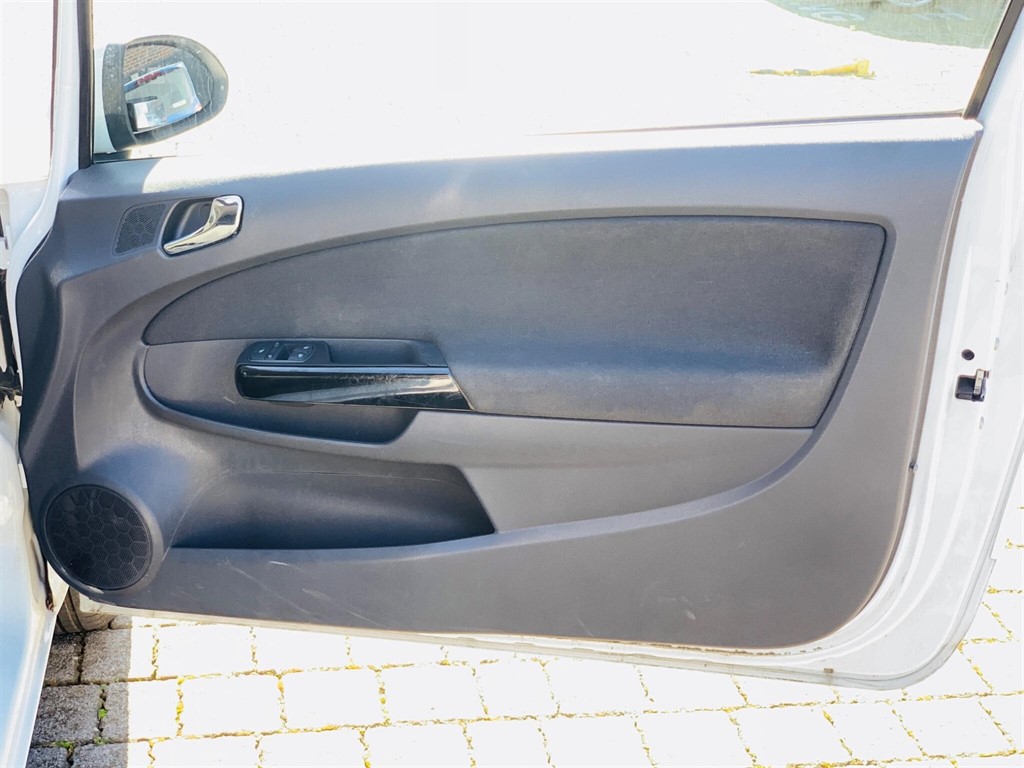 Used Vauxhall Corsa 2010 for sale - 77988841: Photo 28