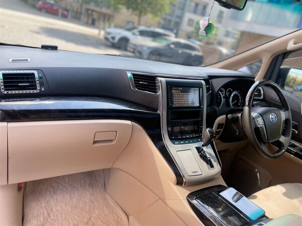 Used Toyota Vellfire 2013 for sale - 75571873: Photo 15