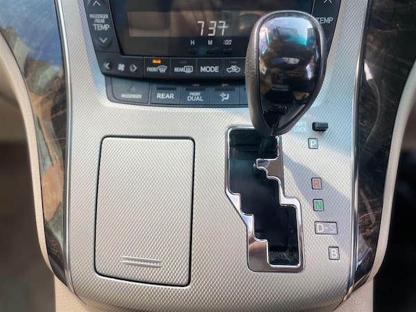 Used Toyota Vellfire 2013 for sale - 75571873: Photo 26