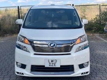Used Toyota Vellfire 2013 for sale - 75571873: Photo
