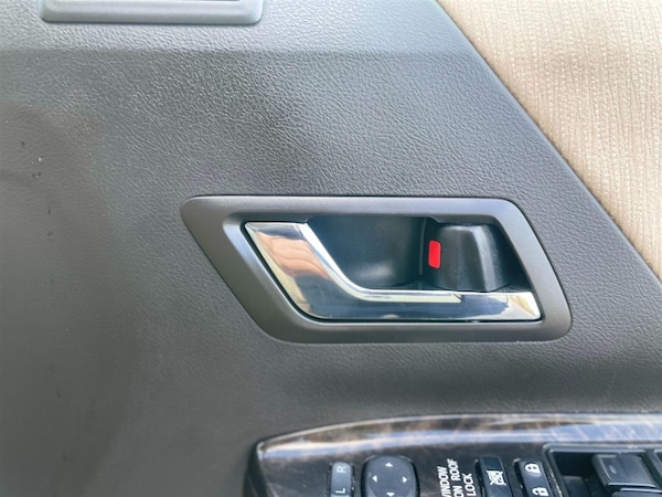 Used Toyota Vellfire 2013 for sale - 75571873: Photo 32