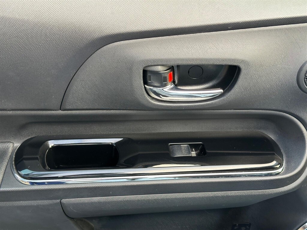 Used Toyota Yaris 2015 for sale - 77819215: Photo 38