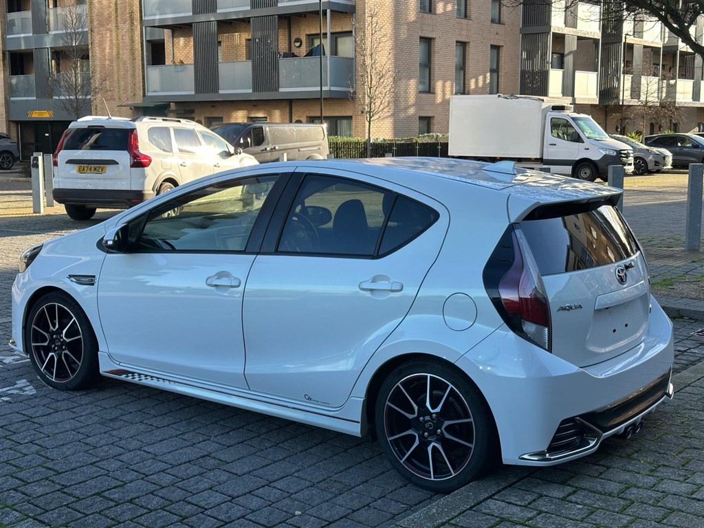 Used Toyota Yaris 2015 for sale - 77819215: Photo 4