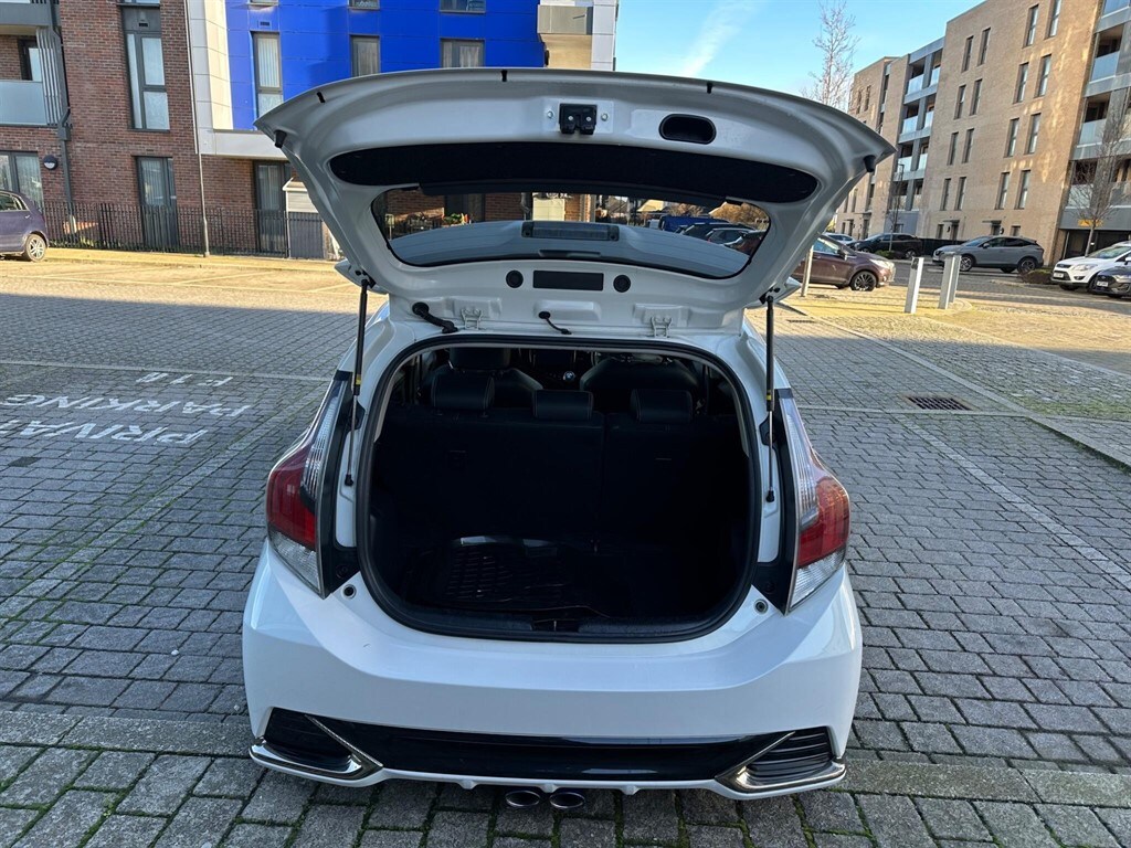 Used Toyota Yaris 2015 for sale - 77819215: Photo 53